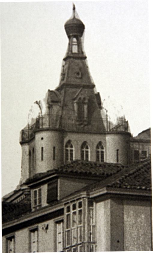 Detalle superior de la torre del Palacio episcopal, circa 1910